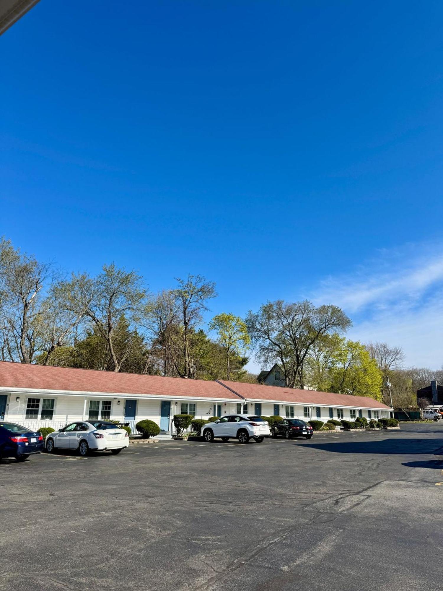 Chisholm'S Motor Inn Согъс Екстериор снимка