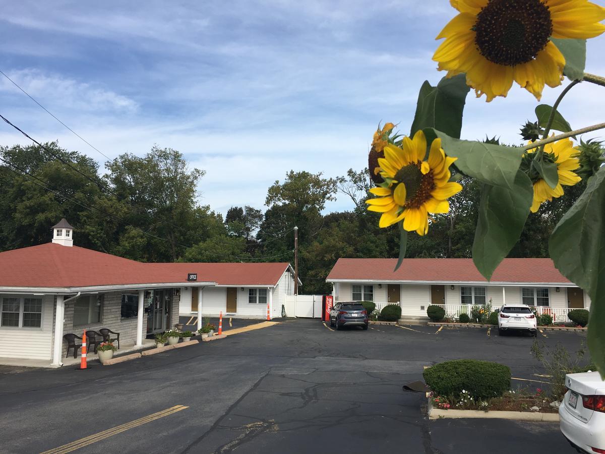 Chisholm'S Motor Inn Согъс Екстериор снимка